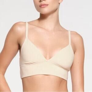 SKIMS Fits Everybody Triangle Longline Bralette in Sand Size 4X
